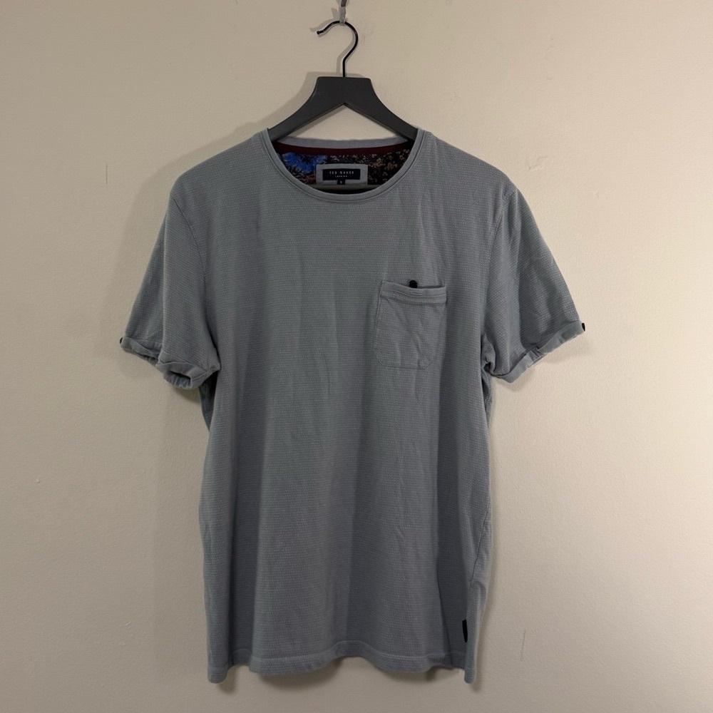 Men's Short-Sleeve Crew Pocket Tee in Dusty Blue